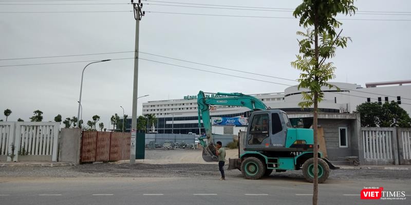 Một phần của BV Bạch Mai đang tiếp tục thi công Một phần của BV Bạch Mai đang tiếp tục thi công