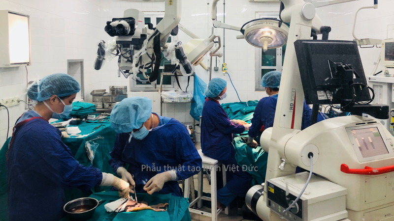 Ca phẫu thuật cho bệnh nhân kéo dài tới 12 tiếng đồng hồ mới nối lại và bảo toàn chức năng vùng da đầu đã bị lột cho bà P. Ca phẫu thuật cho bệnh nhân kéo dài tới 12 tiếng đồng hồ mới nối lại và bảo toàn chức năng vùng da đầu đã bị lột cho bà P.