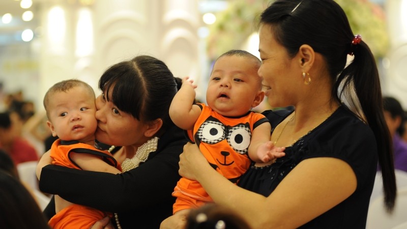 Những người mẹ hiếm muộn hạnh phúc bên cạnh đứa con ra đời từ hỗ trợ sinh sản. Những người mẹ hiếm muộn hạnh phúc bên cạnh đứa con ra đời từ hỗ trợ sinh sản.