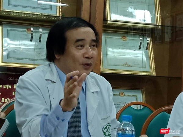 PGS.TS. Nguyễn Văn Chi - Phó Trưởng Khoa Cấp cứu A9, Bệnh viện Bạch Mai. PGS.TS. Nguyễn Văn Chi - Phó Trưởng Khoa Cấp cứu A9, Bệnh viện Bạch Mai.