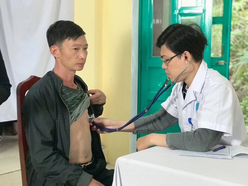 Hoạt động khám, chữa bệnh miễn phí góp phần sàng lọc các bệnh mãn tính và tuyên truyền giáo dục sức khỏe tại xã nghèo của tỉnh Yên Bái (Ảnh: BVCC) Hoạt động khám, chữa bệnh miễn phí góp phần sàng lọc các bệnh mãn tính và tuyên truyền giáo dục sức khỏe tại xã nghèo của tỉnh Yên Bái (Ảnh: BVCC)
