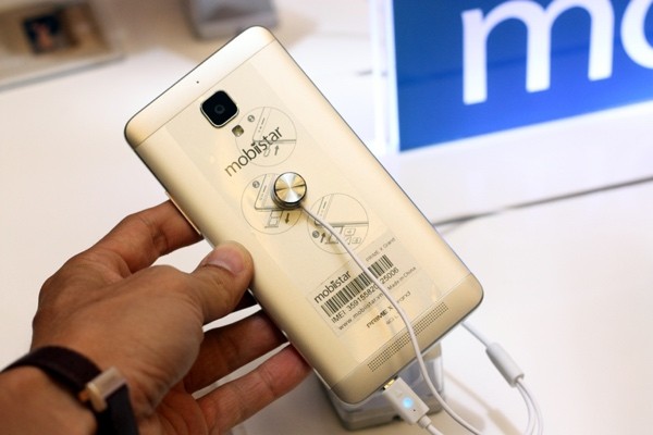 Prime X Grand sử dụng vi xử lý MT6753 8 lõi, tốc độ 1,3GHz; hệ điều hành Android 5.1; pin dung lượng 3.200mAh. Prime X Grand sử dụng vi xử lý MT6753 8 lõi, tốc độ 1,3GHz; hệ điều hành Android 5.1; pin dung lượng 3.200mAh.