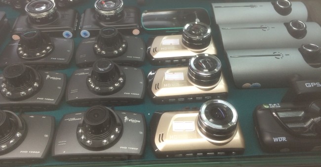 200 nghìn đồng có thể mua được một chiếc camera hành trình. Ảnh: H.V