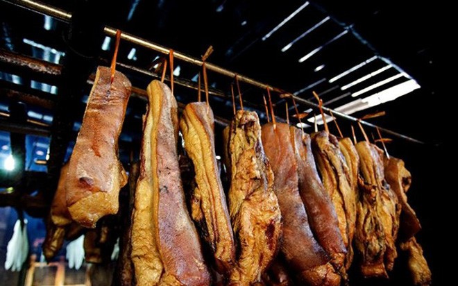 Thịt gác bếp cháy hàng mỗi dịp Tết