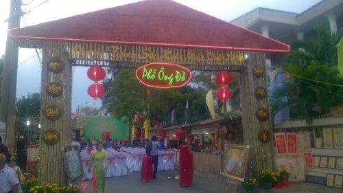 Phố Ông Đồ chính thúc đi vào hoạt động mừng Xuân Bính Thân 2016. Phố Ông Đồ chính thúc đi vào hoạt động mừng Xuân Bính Thân 2016.