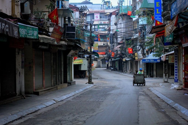 'Kỳ lạ' cảnh Tết ở Hà Nội ảnh 1