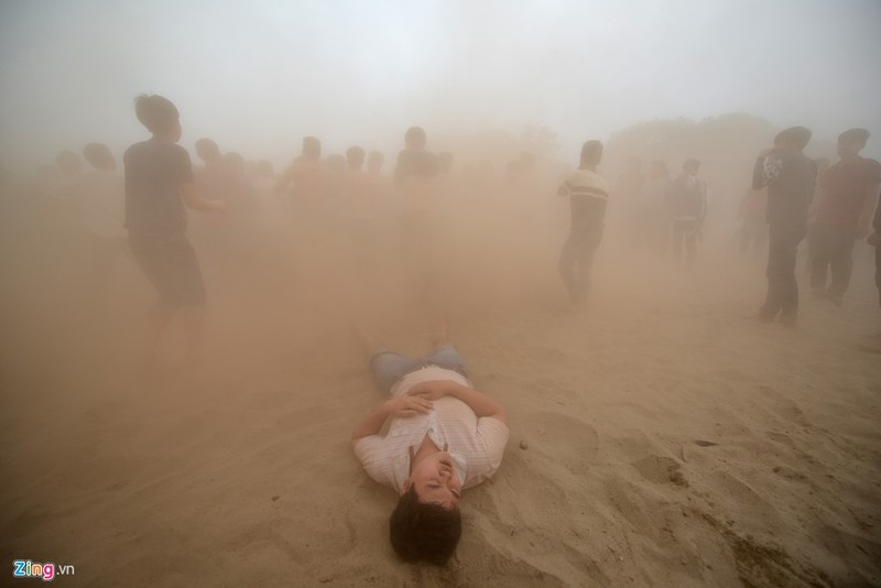 Nhiều người không còn đủ sức để gượng dậy.