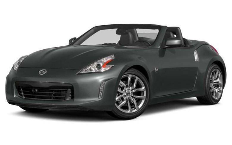 Mẫu xe Nissan 370Z Touring (A7) phiên bản 2016 sử dụng động cơ V6, công suất 332 mã lực, với 7 chế độ sang số tự động