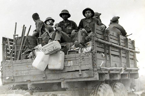 Khoảnh khắc chân thật Sài Gòn ngày Giải phóng ảnh 26