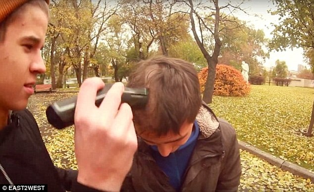 Video: Cháu tỷ phú Nga vung tiền mua tình một đêm với người yêu của bạn ảnh 2