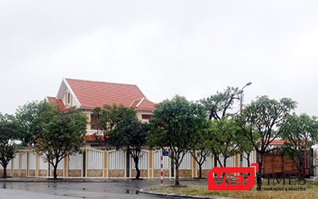 Tòa trả hồ sơ vụ khởi tố vì trộm chim nhà “giám đốc sở 30 tuổi" ảnh 1 Khu biệt thự của ông Lê Phước Hoài Bảo (SN 1985), Giám đốc Sở KH-ĐT tỉnh Quảng Nam tại địa chỉ khối phố Mỹ Thạch Bắc, phường Tân Thạnh, TP Tam Kỳ, tỉnh Quảng Nam.