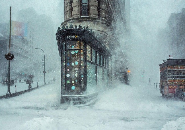 1. Jonas Blizzard And The Flatiron Building, New York, United States - Tác giả: Michele Palazzo