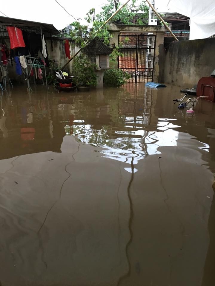 Hà Nội: Phố thành sông, giao thông tê liệt (video) ảnh 5