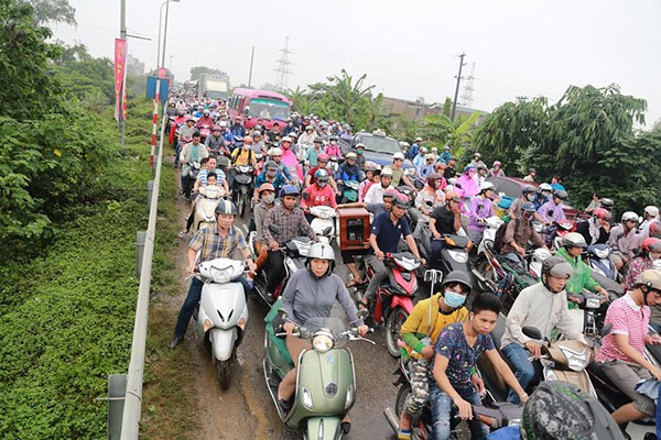 Hà Nội: Phố thành sông, giao thông tê liệt (video) ảnh 17