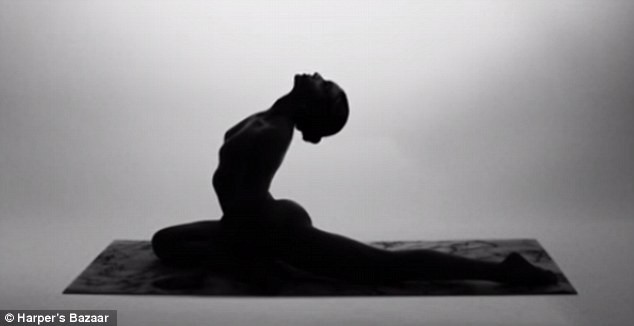 Video: Yoga khoả thân nghệ thuật hút hồn người xem ảnh 7 Video: Yoga khoả thân nghệ thuật hút hồn người xem ảnh 7