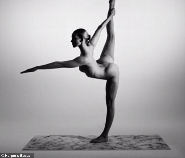 Video: Yoga khoả thân nghệ thuật hút hồn người xem ảnh 12 Video: Yoga khoả thân nghệ thuật hút hồn người xem ảnh 12