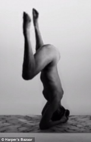 Video: Yoga khoả thân nghệ thuật hút hồn người xem ảnh 4 Video: Yoga khoả thân nghệ thuật hút hồn người xem ảnh 4
