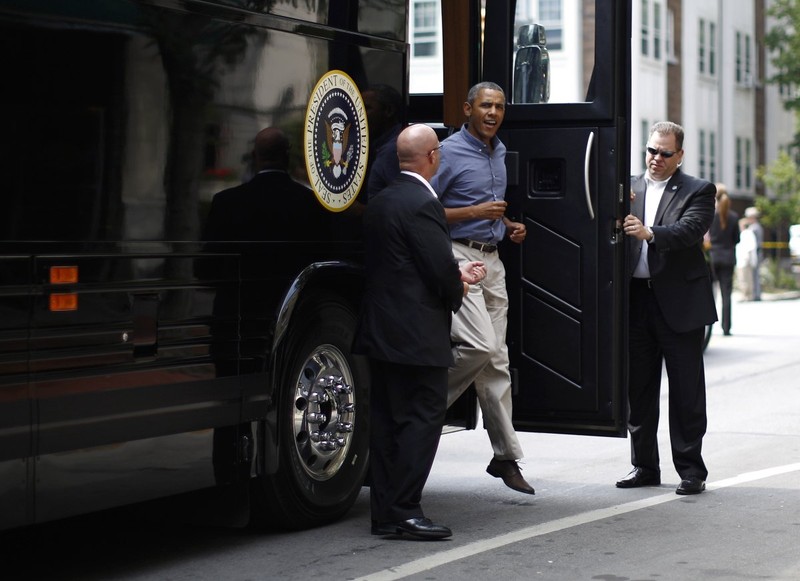 Video: Cận cảnh xe buýt bọc thép của Tổng thống Obama ảnh 6 Video: Cận cảnh xe buýt bọc thép của Tổng thống Obama ảnh 6