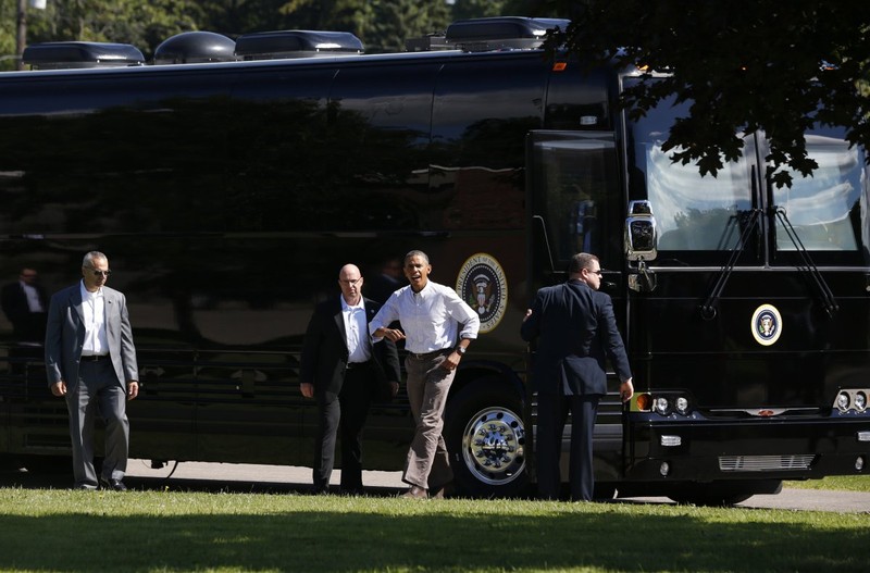 Video: Cận cảnh xe buýt bọc thép của Tổng thống Obama ảnh 3 Video: Cận cảnh xe buýt bọc thép của Tổng thống Obama ảnh 3
