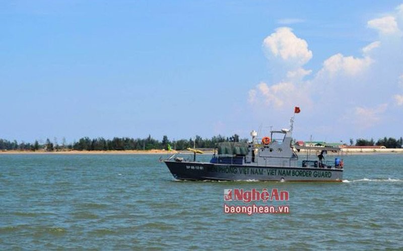 Tìm thấy phi công Su-30 trôi dạt trên biển, dù quấn chặt vào người ảnh 1