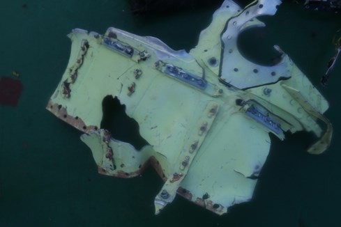 Tìm thấy thêm 2 thi thể của phi công CASA-212 và nhiều mảnh vỡ của Su-30MK2 ảnh 9