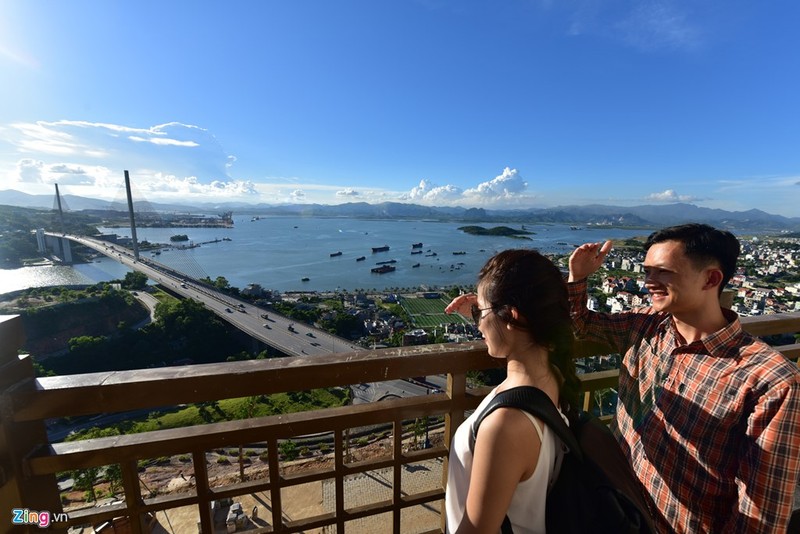 Cáp treo 'xe bus hai tầng' lơ lửng trên vịnh Hạ Long hình ảnh 16 Cap treo 'xe bus hai tang' lo lung tren vinh Ha Long hinh anh 16