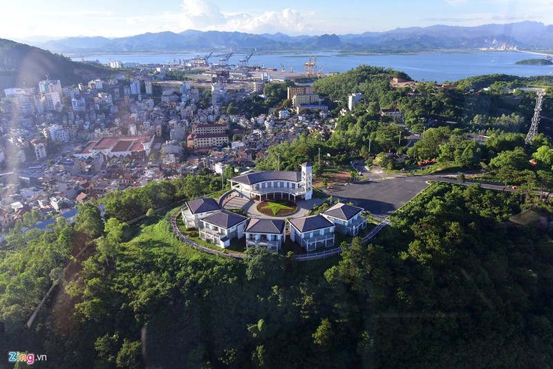 Cáp treo 'xe bus hai tầng' lơ lửng trên vịnh Hạ Long hình ảnh 11 Cap treo 'xe bus hai tang' lo lung tren vinh Ha Long hinh anh 11