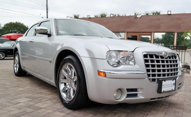 Điểm danh 10 mẫu ô tô cũ giá rẻ mà vẫn tốt ảnh 2