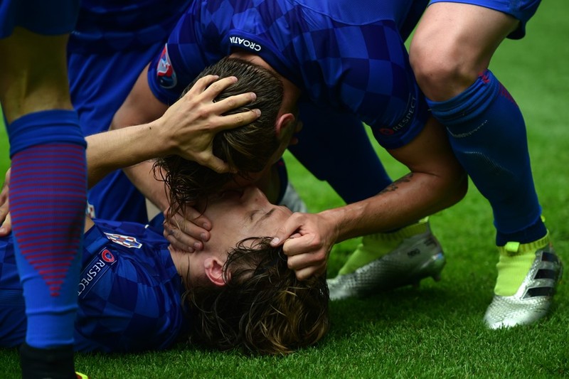 1001 kiểu nụ hôn tại Euro 2016 ảnh 18 1001 kiểu nụ hôn tại Euro 2016 ảnh 18