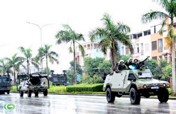 Chùm ảnh đẹp: Chiến sĩ Công an Nhân dân Việt Nam trong lòng dân ảnh 30 Chùm ảnh đẹp: Chiến sĩ Công an Nhân dân Việt Nam trong lòng dân ảnh 30