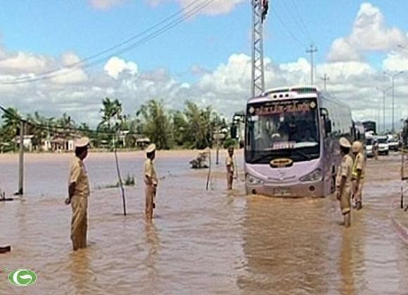 Chùm ảnh đẹp: Chiến sĩ Công an Nhân dân Việt Nam trong lòng dân ảnh 3 Chùm ảnh đẹp: Chiến sĩ Công an Nhân dân Việt Nam trong lòng dân ảnh 3