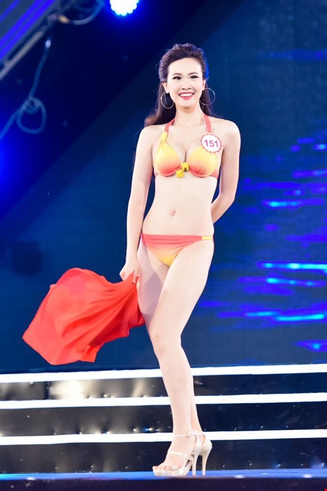 Mãn nhãn màn trình diễn bikini của 18 nhan sắc phía Bắc vào CK HHVN 2016 ảnh 7 Mãn nhãn màn trình diễn bikini của 18 nhan sắc phía Bắc vào CK HHVN 2016 ảnh 7