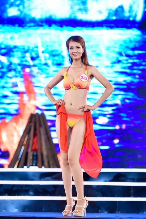 Mãn nhãn màn trình diễn bikini của 18 nhan sắc phía Bắc vào CK HHVN 2016 ảnh 10 Mãn nhãn màn trình diễn bikini của 18 nhan sắc phía Bắc vào CK HHVN 2016 ảnh 10