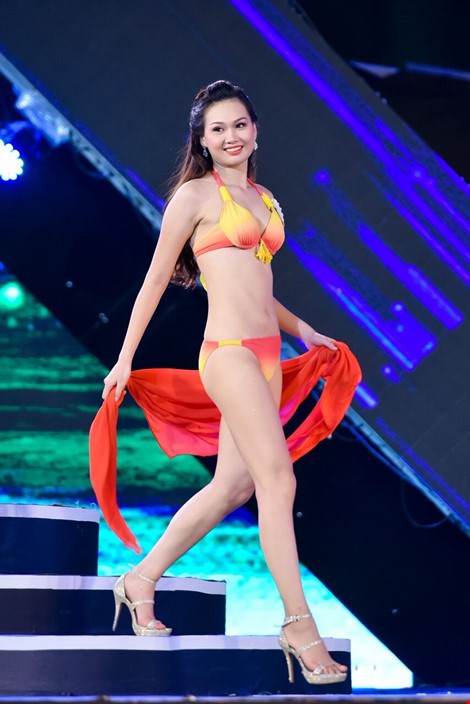 Mãn nhãn màn trình diễn bikini của 18 nhan sắc phía Bắc vào CK HHVN 2016 ảnh 21 Mãn nhãn màn trình diễn bikini của 18 nhan sắc phía Bắc vào CK HHVN 2016 ảnh 21