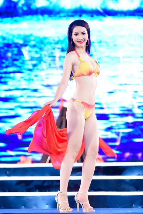 Mãn nhãn màn trình diễn bikini của 18 nhan sắc phía Bắc vào CK HHVN 2016 ảnh 3 Mãn nhãn màn trình diễn bikini của 18 nhan sắc phía Bắc vào CK HHVN 2016 ảnh 3