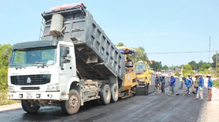 Dự án dài khoảng 60 km do Công ty TNHH Trùng Phương thực hiện theo hình thức BOT.