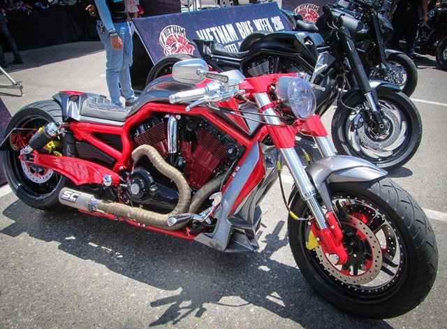 "Á khẩu" với dàn motor siêu khủng tại Vietnam Bike Week ảnh 2 "Á khẩu" với dàn motor siêu khủng tại Vietnam Bike Week ảnh 2