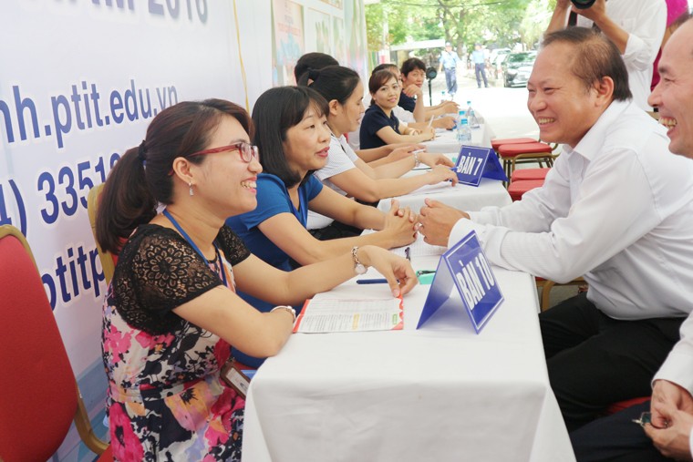 Học viện Công nghệ Bưu chính viễn thông là điểm đến tuyển dụng uy tín của nhiều DN ảnh 1