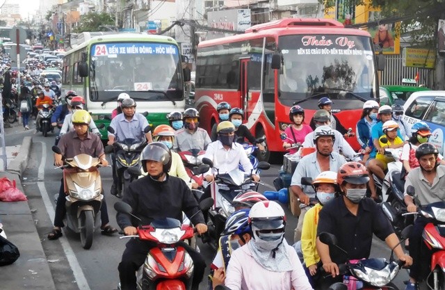 ​Cả nước xảy ra 15 vụ tai nạn giao thông (TNGT), làm chết 11 người và làm 8 người bị thương.