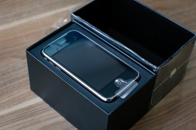 Cận cảnh iPhone 3G hàng hiếm giá 50 triệu đồng ở Việt Nam ảnh 3
