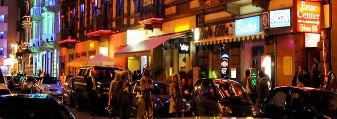 Đột nhập "phố đèn đỏ" khét tiếng nước Đức ảnh 1