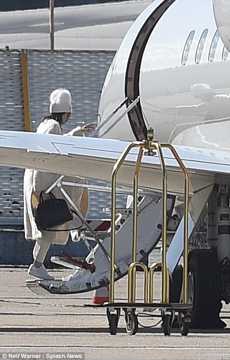 Kim Kardashian bị dí súng vào đầu, cướp 11 triệu USD nữ trang ảnh 12 Kim Kardashian bị dí súng vào đầu, cướp 11 triệu USD nữ trang ảnh 12