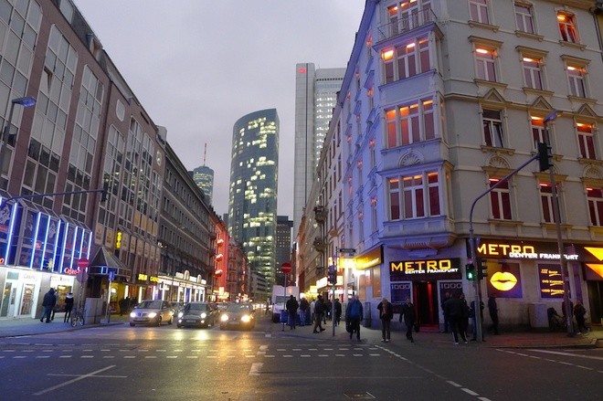 Đột nhập "phố đèn đỏ" khét tiếng nước Đức ảnh 4