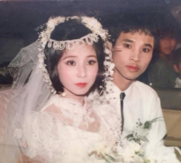 Bồi hồi ngắm lại những tấm ảnh cưới 20 năm có lẻ ảnh 21 Bồi hồi ngắm lại những tấm ảnh cưới 20 năm có lẻ ảnh 21