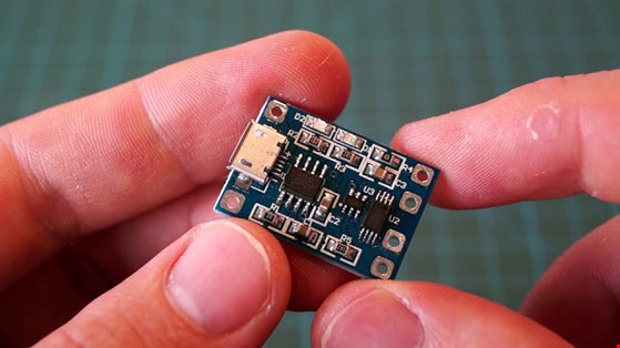 Tự chế sạc dự phòng bằng pin laptop ảnh 1 Tự chế sạc dự phòng bằng pin laptop ảnh 1