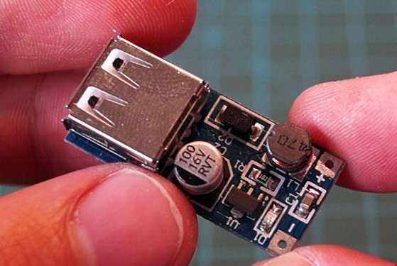 Tự chế sạc dự phòng bằng pin laptop ảnh 2 Tự chế sạc dự phòng bằng pin laptop ảnh 2