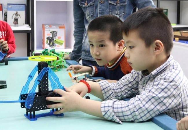 Giáo dục STEM được hiểu là trang bị cho người học những kiến thức và kỹ năng cần thiết liên quan đến các lĩnh vực khoa học, công nghệ, kỹ thuật và toán học.