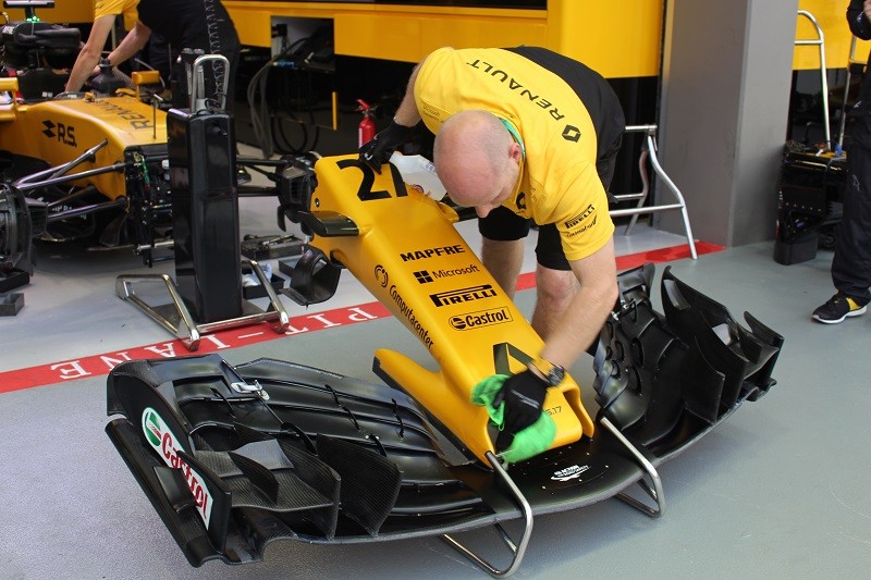 Cận cảnh những cỗ máy bốn bánh nhanh nhất hành tinh tại Singapore Grand Prix ảnh 10