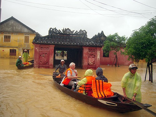 Khu vực Phố Cổ Hội An ngập sâu trong nước. Ảnh minh hoạ: Con đường di sản.