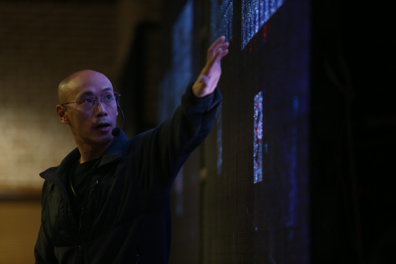 Tiến sĩ Bùi Duy Bách (Tiến sĩ ngành khoa học máy tính tạ Hoa Kỳ, đồng sáng lập Arimo – một công ty nổi tiếng ở thung lũng Silicon trong lĩnh vực ứng dụng AI lên IoT),